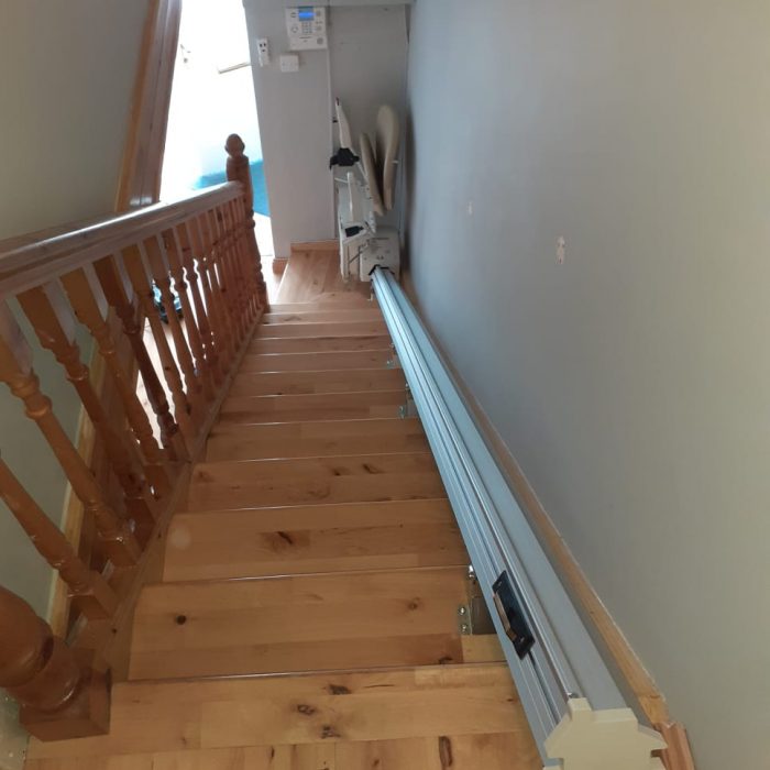 stairlift for narrow stairway